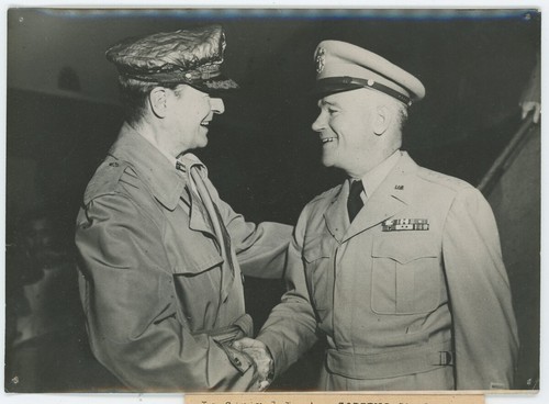 General mac arthur und - mac,